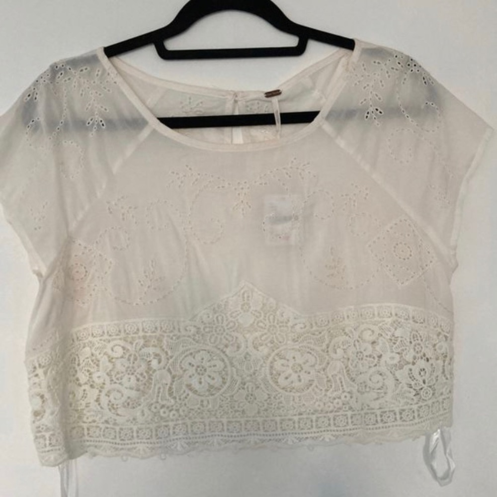 Off white Eyelet Crop top - Never Worn